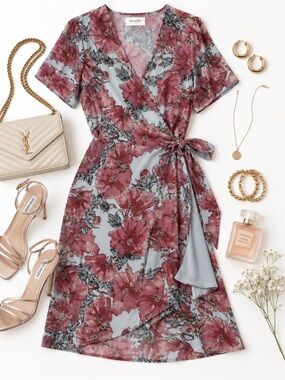 Aritzia Wallace Babaton Floral Wrap Dress Size XS